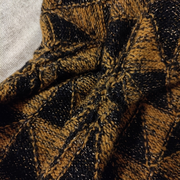 South Wool Hand Knit Geo Pattern Cardigan, Size M - Picture 9 of 11